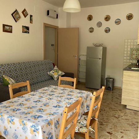 Casa Vacanza Brezza Di Maestrale Salerno Luaran gambar