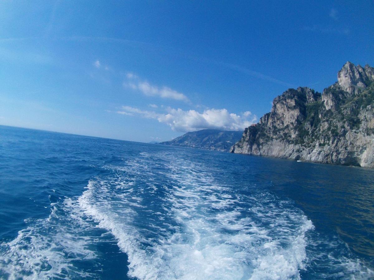 Casa Vacanza Brezza Di Maestrale Salerno Luaran gambar