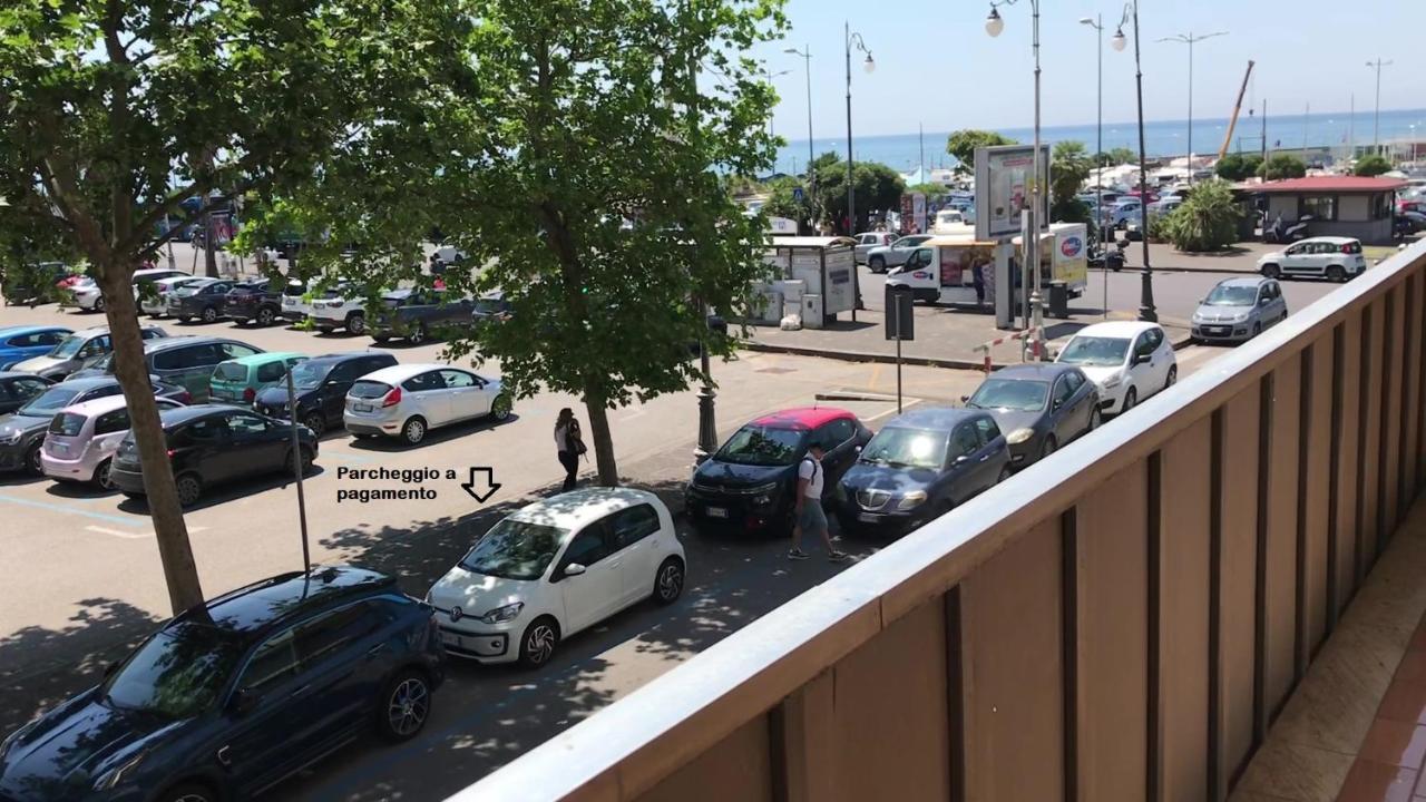 Casa Vacanza Brezza Di Maestrale Salerno Luaran gambar