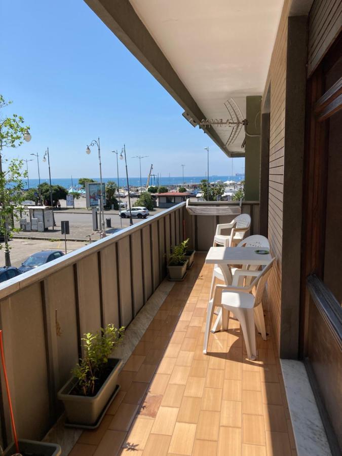 Casa Vacanza Brezza Di Maestrale Salerno Luaran gambar