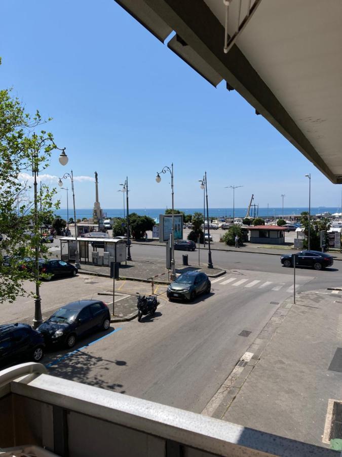 Casa Vacanza Brezza Di Maestrale Salerno Luaran gambar