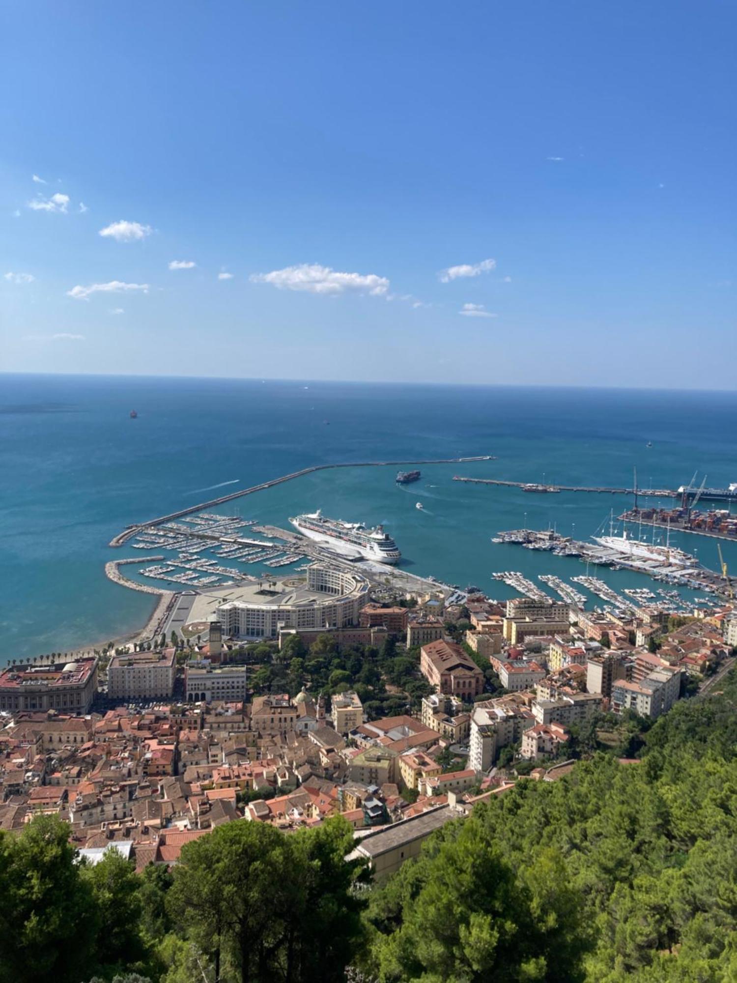 Casa Vacanza Brezza Di Maestrale Salerno Luaran gambar