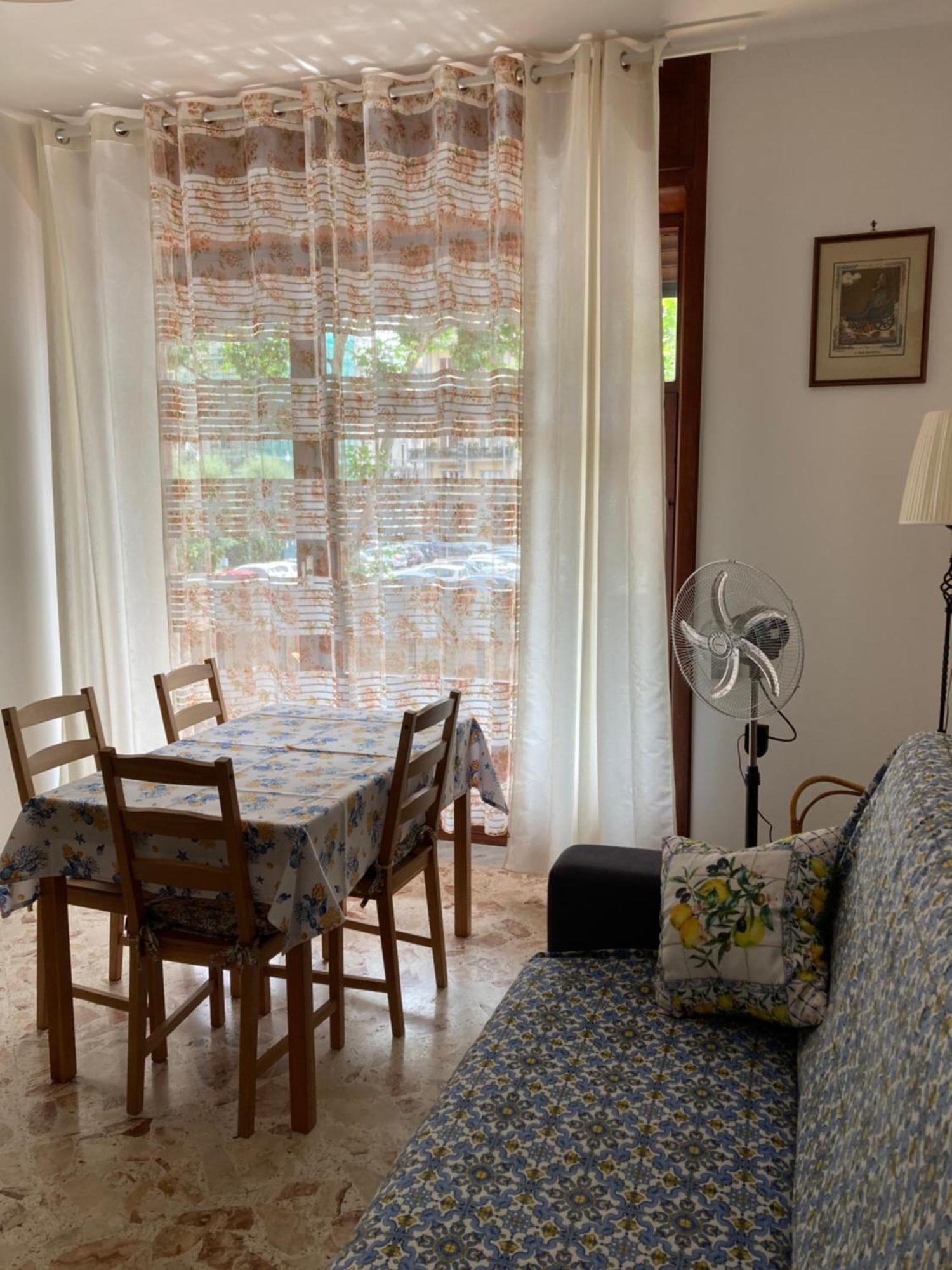 Casa Vacanza Brezza Di Maestrale Salerno Luaran gambar